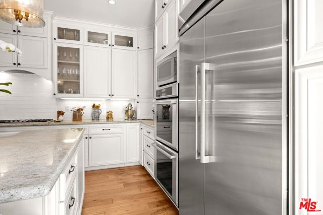 403 S Bundy Drive, Los Angeles CA: https://media.crmls.org/mediaz/6d2f65cf-f9d3-40d3-88ea-7d130ca23b4f.jpg