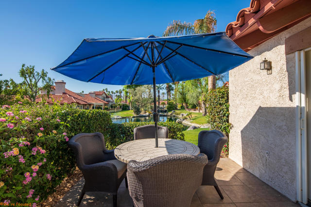 110 Trento Circle, Palm Desert CA: https://media.crmls.org/mediaz/6d2f6ae8-038b-465a-8427-4b0b0f6ffe52.jpg
