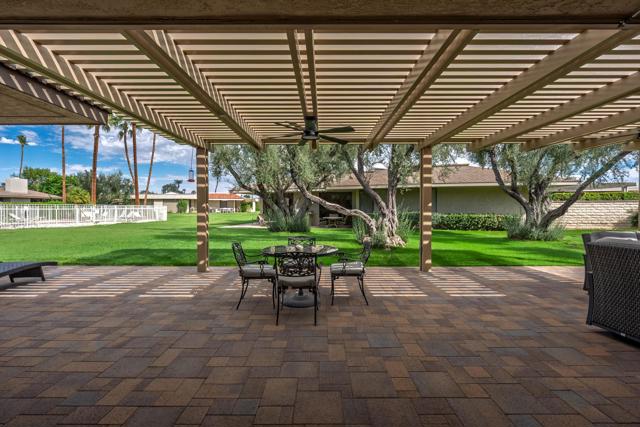 27 Cornell Drive, Rancho Mirage CA: https://media.crmls.org/mediaz/6d2f86a6-934e-4964-89e2-0ac176308849.jpg