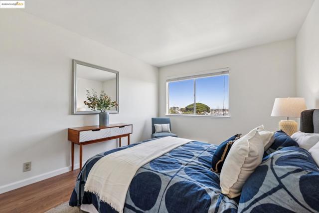 1205 Melville Sq, Richmond CA: https://media.crmls.org/mediaz/6d2fba51-f45f-478d-8161-d37b0cba2b59.jpg