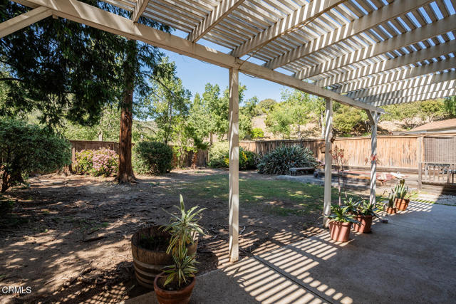 Detail Gallery Image 4 of 26 For 6909 Pala Mesa Dr, Oak Park,  CA 91377 - 4 Beds | 3 Baths