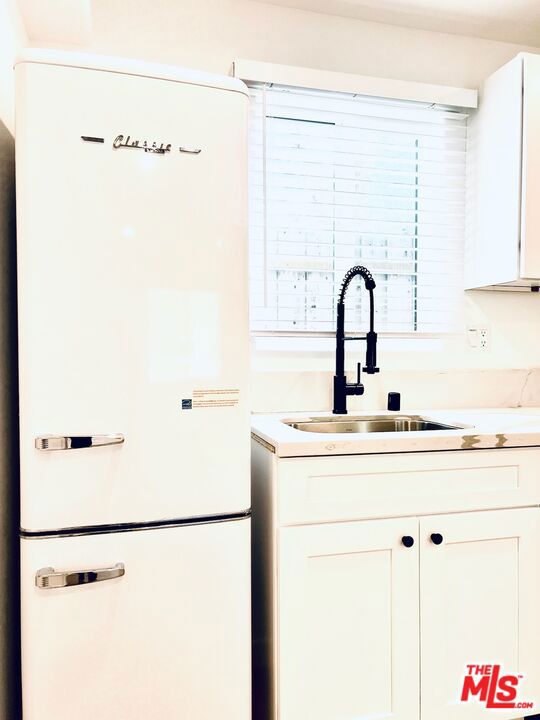 https://media.crmls.org/mediaz/6d30da68-02ab-4156-a0a5-99e79f2bae73.jpg?preset=X-Large