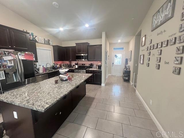 Detail Gallery Image 3 of 12 For 1170 Fire Fall Ave, Lemoore,  CA 93245 - 4 Beds | 2 Baths