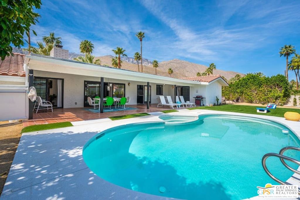 1970 S Joshua Tree Place