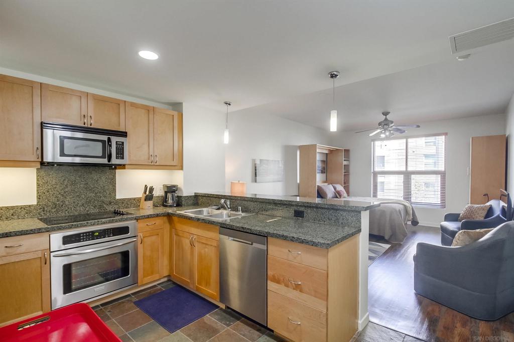 1150 J - photo 13