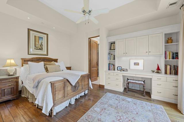 271 Ocean View Ave, Del Mar CA: https://media.crmls.org/mediaz/6d31580b-37ca-4f96-82dd-1646d5fb97ee.jpg
