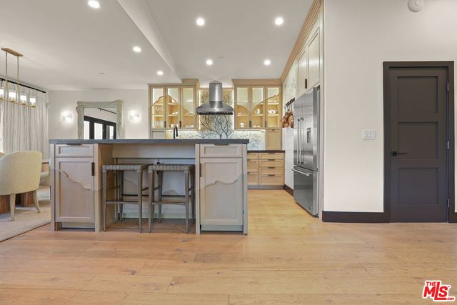 2835 Oak Point Drive, Los Angeles CA: https://media.crmls.org/mediaz/6d320a4d-d292-45df-9e2e-7961e94245bf.jpg