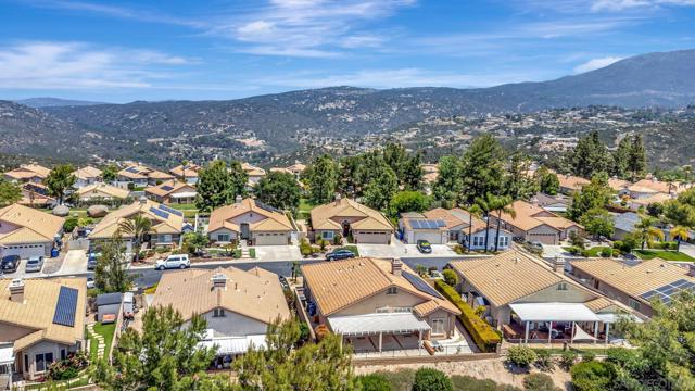 2361 Columbine Dr, Alpine CA: https://media.crmls.org/mediaz/6d3304af-8411-4410-8228-59798e503fb8.jpg