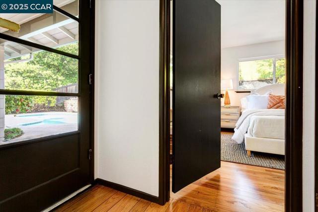 25 Whitehall Dr, Orinda CA: https://media.crmls.org/mediaz/6d33a8d0-732c-48f1-950d-f4b14dce5dd3.jpg