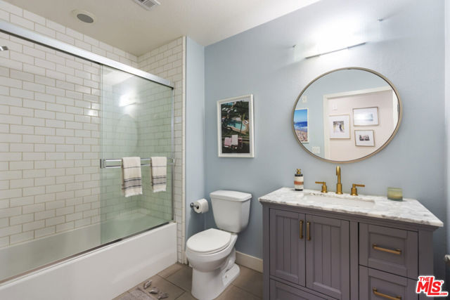 13337 Beach Avenue, Marina del Rey CA: https://media.crmls.org/mediaz/6d33be3e-d892-430d-a84d-3dc9dafc5b02.jpg