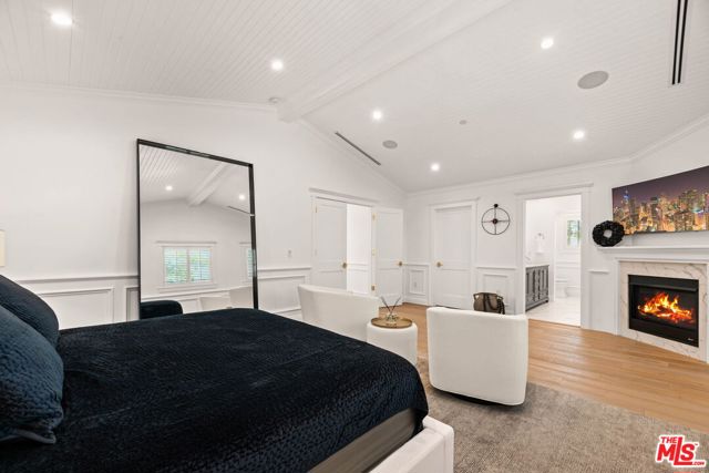 5235 Sylmar Avenue, Sherman Oaks CA: https://media.crmls.org/mediaz/6d340a6e-0959-4d19-be7a-7c6d0ac078f0.jpg