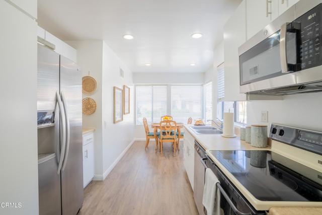 5142 Village 5, Camarillo CA: https://media.crmls.org/mediaz/6d350639-f5fc-4c47-9b5f-55f2229f75bf.jpg