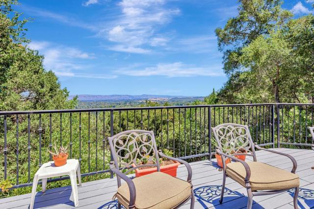 495 Summit Springs Road, Woodside CA: https://media.crmls.org/mediaz/6d352a15-e86c-4772-8d40-7515906c19cb.jpg