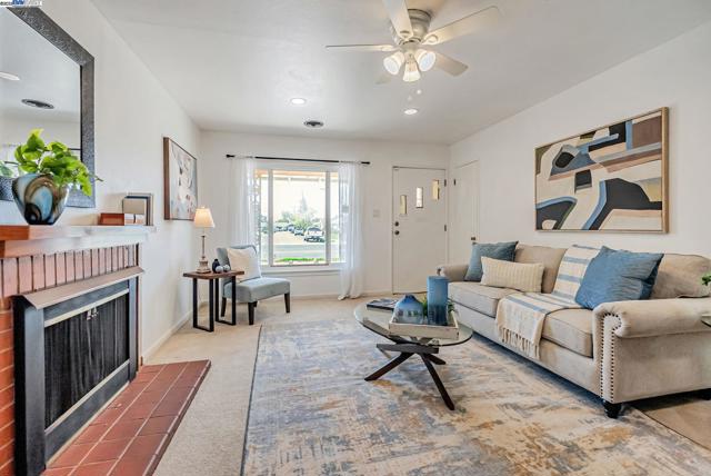 23192 Santa Clara Street, Hayward CA: https://media.crmls.org/mediaz/6d355101-a4a6-486e-8902-58a70b0535a7.jpg