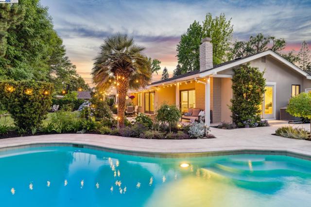 290 Bolla Ave, Alamo CA: https://media.crmls.org/mediaz/6d35807c-edc6-420a-b7d1-da714289784d.jpg