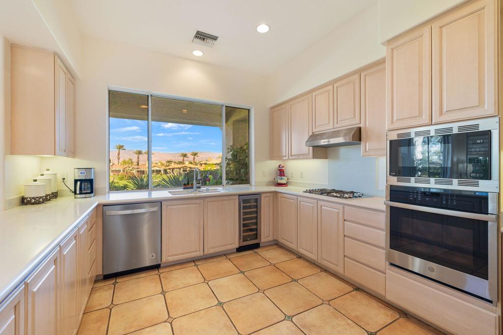 MLS #219138251DA image #16