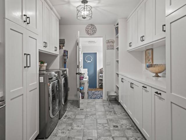 25750 Rio Vista Drive, Carmel CA: https://media.crmls.org/mediaz/6d35e900-b37d-426e-95d3-51e80807c25f.jpg