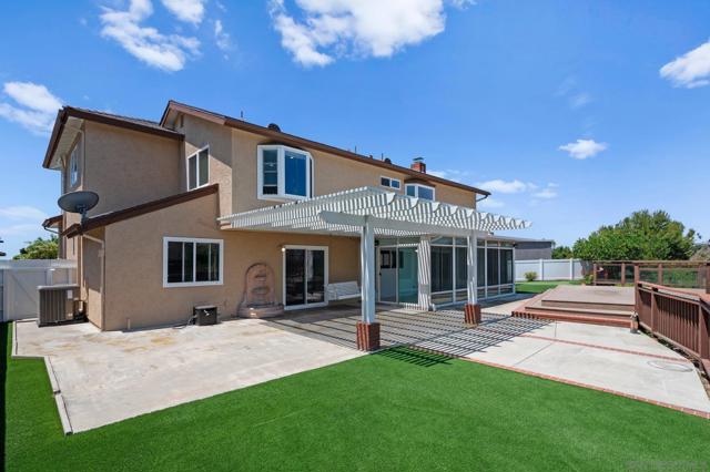 3212 Cadden Ct, San Diego CA: https://media.crmls.org/mediaz/6d363908-34f2-45ab-b7a7-f1a1b3266172.jpg