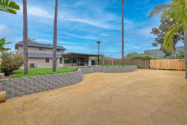 6630 Park Ridge Blvd, San Diego CA: https://media.crmls.org/mediaz/6d364d9d-cddb-47df-9b9c-fa36a0f0cfa0.jpg