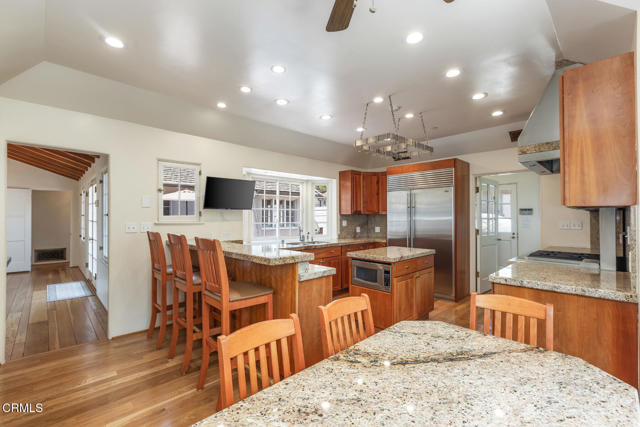 Detail Gallery Image 15 of 36 For 369 W Kenneth Rd, Glendale,  CA 91202 - 4 Beds | 2/1 Baths
