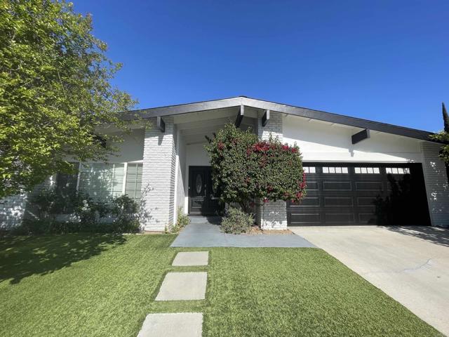 Detail Gallery Image 1 of 56 For 6860 Whitaker Ave, Lake Balboa,  CA 91406 - 3 Beds | 2 Baths