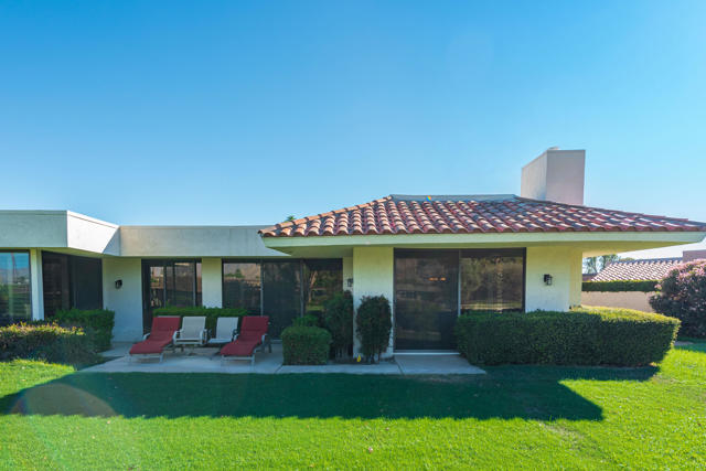 9 Wake Forest Court, Rancho Mirage CA: https://media.crmls.org/mediaz/6d37fdbe-c70c-47f8-ba2f-73f07affa4b4.jpg