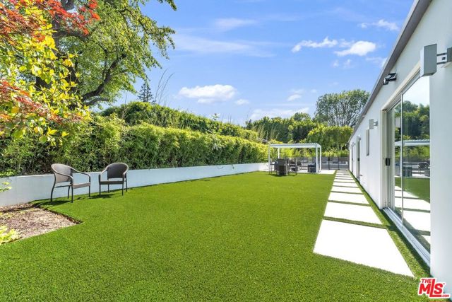 15514 CASIANO Court, Los Angeles CA: https://media.crmls.org/mediaz/6d38582f-ca61-4c57-890c-1e579c119cf6.jpg