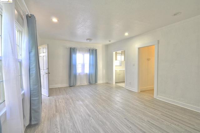 Image 8 of 27 For 3521 Midvale Ave