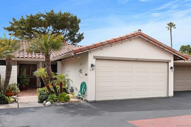 Image 6 of 33 For 131 Morelia Ct