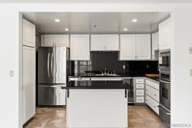 4016 Gresham St, San Diego CA: https://media.crmls.org/mediaz/6d389eca-abb9-4c9d-93f0-7cb92fd481e8.jpg