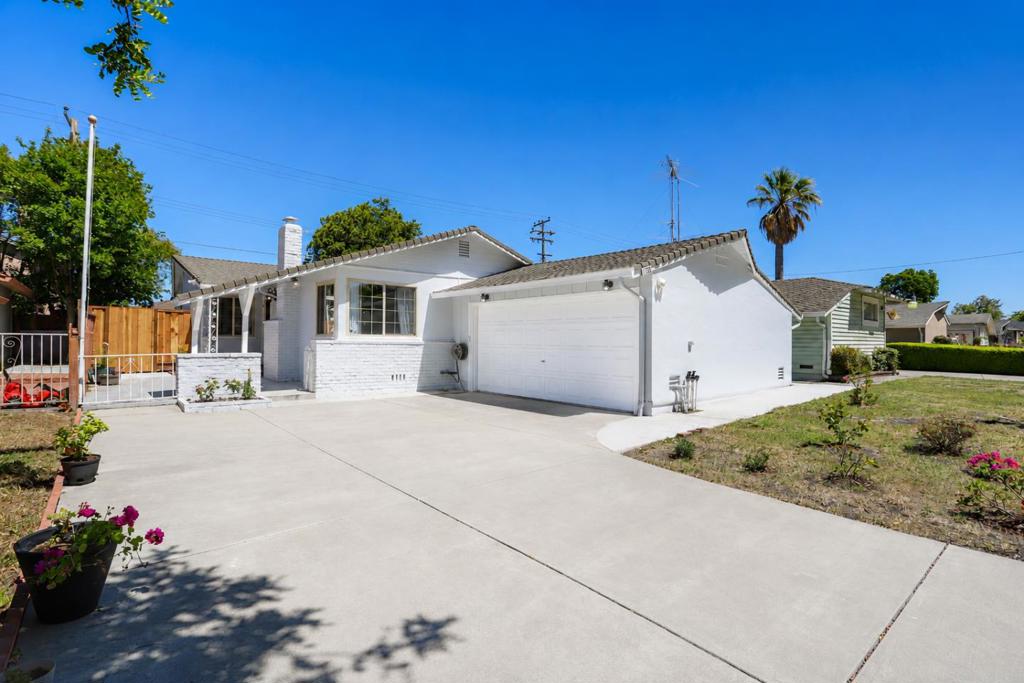 2139 Calabazas Boulevard