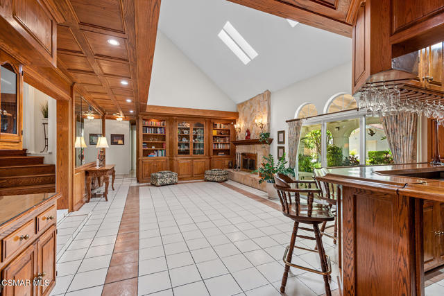 17627 Vincennes Street, Northridge CA: https://media.crmls.org/mediaz/6d390e63-e0b7-4ebc-9509-165fa3213bd7.jpg