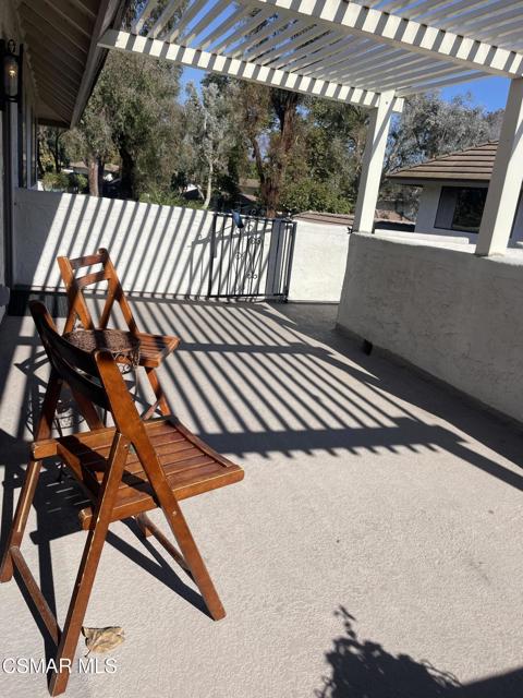 1223 Landsburn Circle, Westlake Village CA: https://media.crmls.org/mediaz/6d39692e-7640-47e6-9220-e75dd0759f3a.jpg