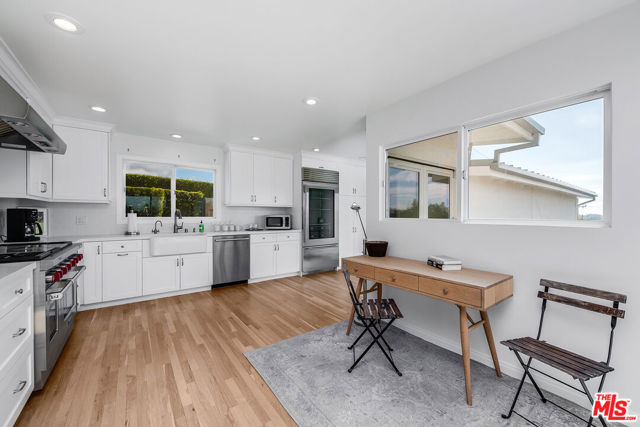 5761 Calpine Drive, Malibu CA: https://media.crmls.org/mediaz/6d39867f-7055-48df-9783-1ee2c991891b.jpg