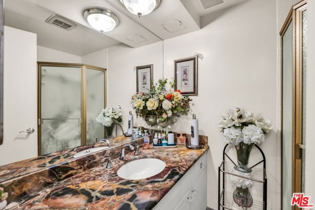 10701 Wilshire Boulevard, Los Angeles CA: https://media.crmls.org/mediaz/6d3a4726-86bc-4fb9-9f05-2370eea1b422.jpg