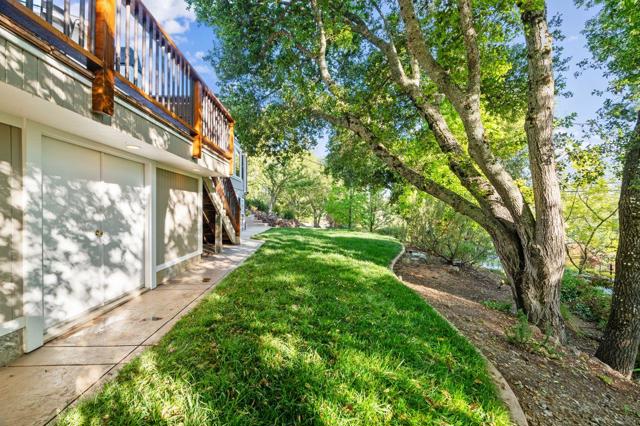 23447 Skyview Terrace, Los Gatos CA: https://media.crmls.org/mediaz/6d3a9be4-d18e-4ef4-9778-a7135844c37f.jpg