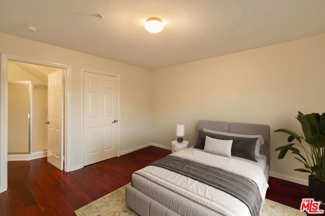 2447 Norwalk Avenue, Los Angeles CA: https://media.crmls.org/mediaz/6d3b2cfc-eaa3-411a-aa17-e038ec3811d5.jpg