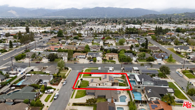 350 N Shadyglen Drive, Covina CA: https://media.crmls.org/mediaz/6d3c7578-7cfc-4361-aed0-1433835ee769.jpg