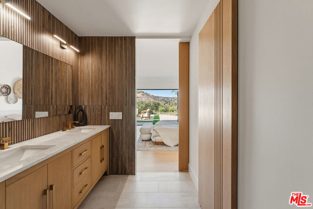 2031 Channelford Road photo 19