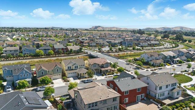 33831 Farmhouse Street, Fremont CA: https://media.crmls.org/mediaz/6d3e099d-c27c-4497-9c72-05e1caac55df.jpg