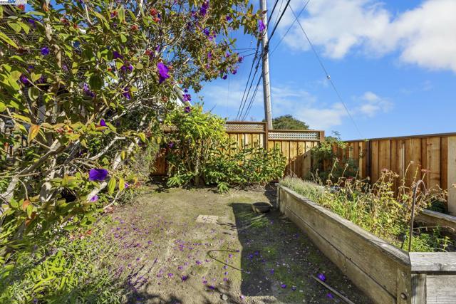 2461 Trenton Dr, San Bruno CA: https://media.crmls.org/mediaz/6d3ec82e-3267-4c88-9bad-c035318aa480.jpg