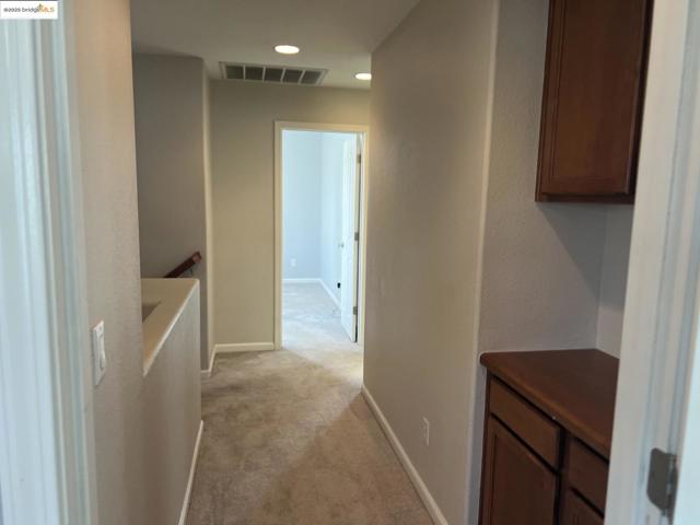 8725 Cortina Cir, Roseville CA: https://media.crmls.org/mediaz/6d3fd714-60c8-4ca6-bc82-54e75c44b953.jpg