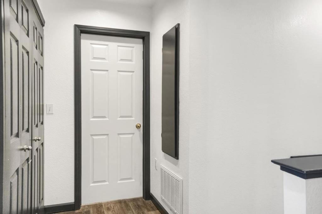 https://media.crmls.org/mediaz/6d3fed50-1cbe-4c42-ab20-3c2fdd67ad3f.jpg?preset=X-Large