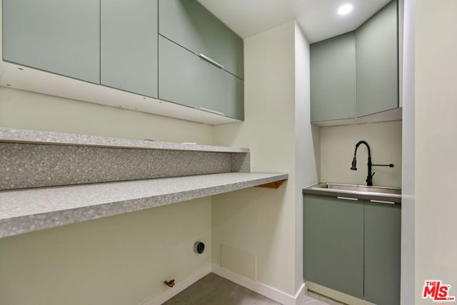 1810 Westmoreland Boulevard, Los Angeles CA: https://media.crmls.org/mediaz/6d4039b1-ce02-4b22-be00-7e34f970789e.jpg