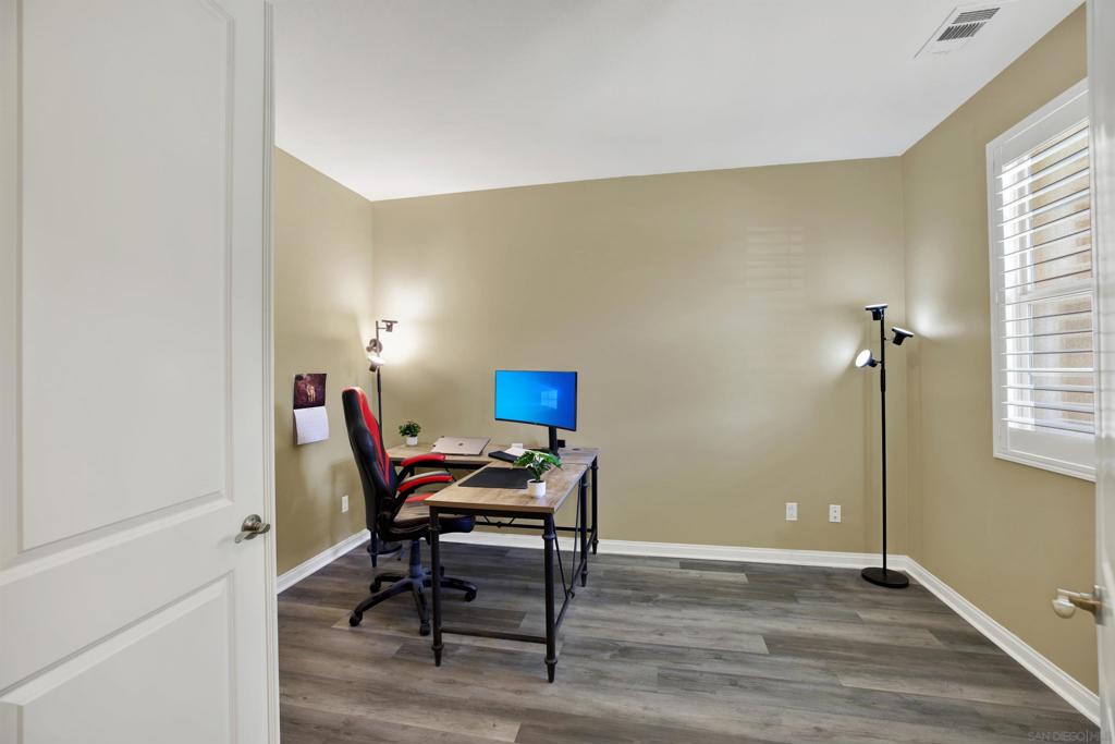2496 Newgrove Pl - photo 9