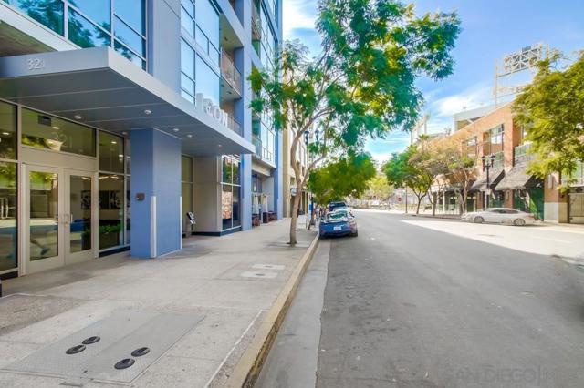321 10th Ave, San Diego CA: https://media.crmls.org/mediaz/6d40cb7c-6c80-4944-bf66-c88f7bc29a33.jpg