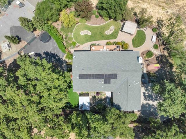 3480 White Oak Court, Morgan Hill CA: https://media.crmls.org/mediaz/6d41a59c-b58d-4309-9786-6d4f19040987.jpg