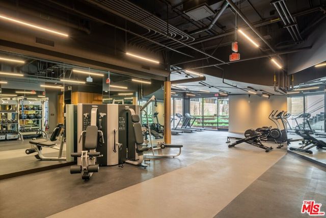 702 N Doheny Drive, West Hollywood CA: https://media.crmls.org/mediaz/6d42fd23-185b-4ecd-94c8-9c67e5bd030b.jpg