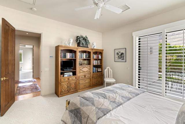 900 Dogwood Circle E, Palm Springs, CA 92264