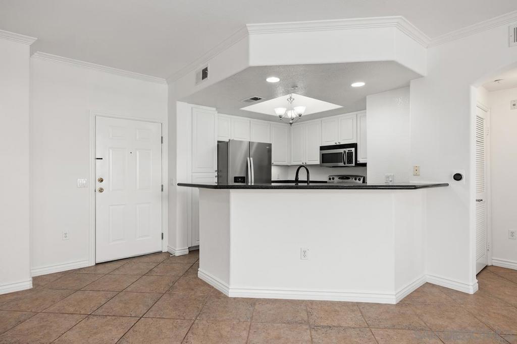 9263 Regents Rd - photo 4